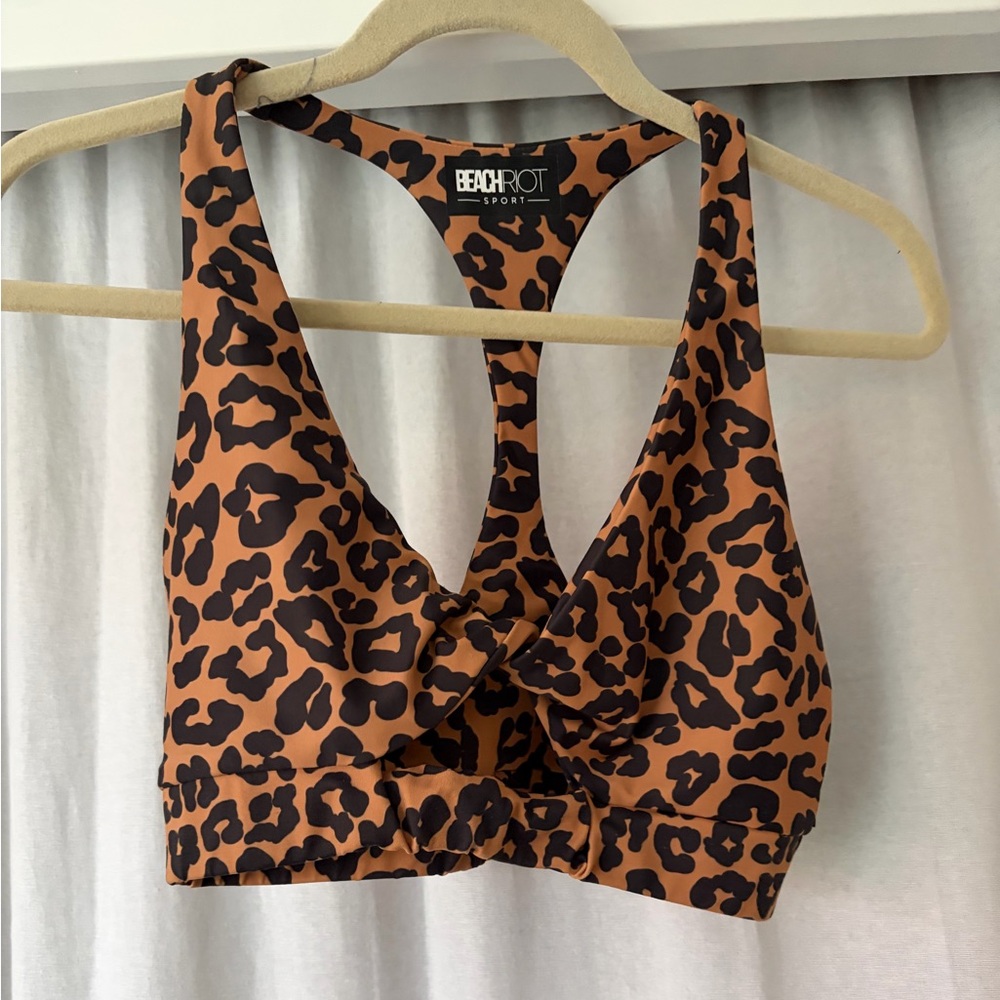 Beach Riot Piper High Rise Leopard Print Leggings & Twist Top - Picture 5 of 5